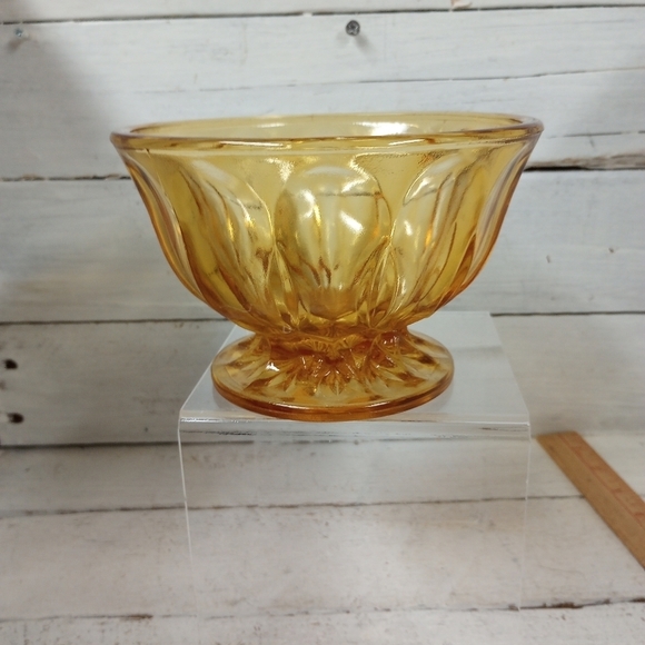 Vintage Anchor Hocking Amber Glass Footed Pedestal Candy Nut Dish. - Picture 1 of 9